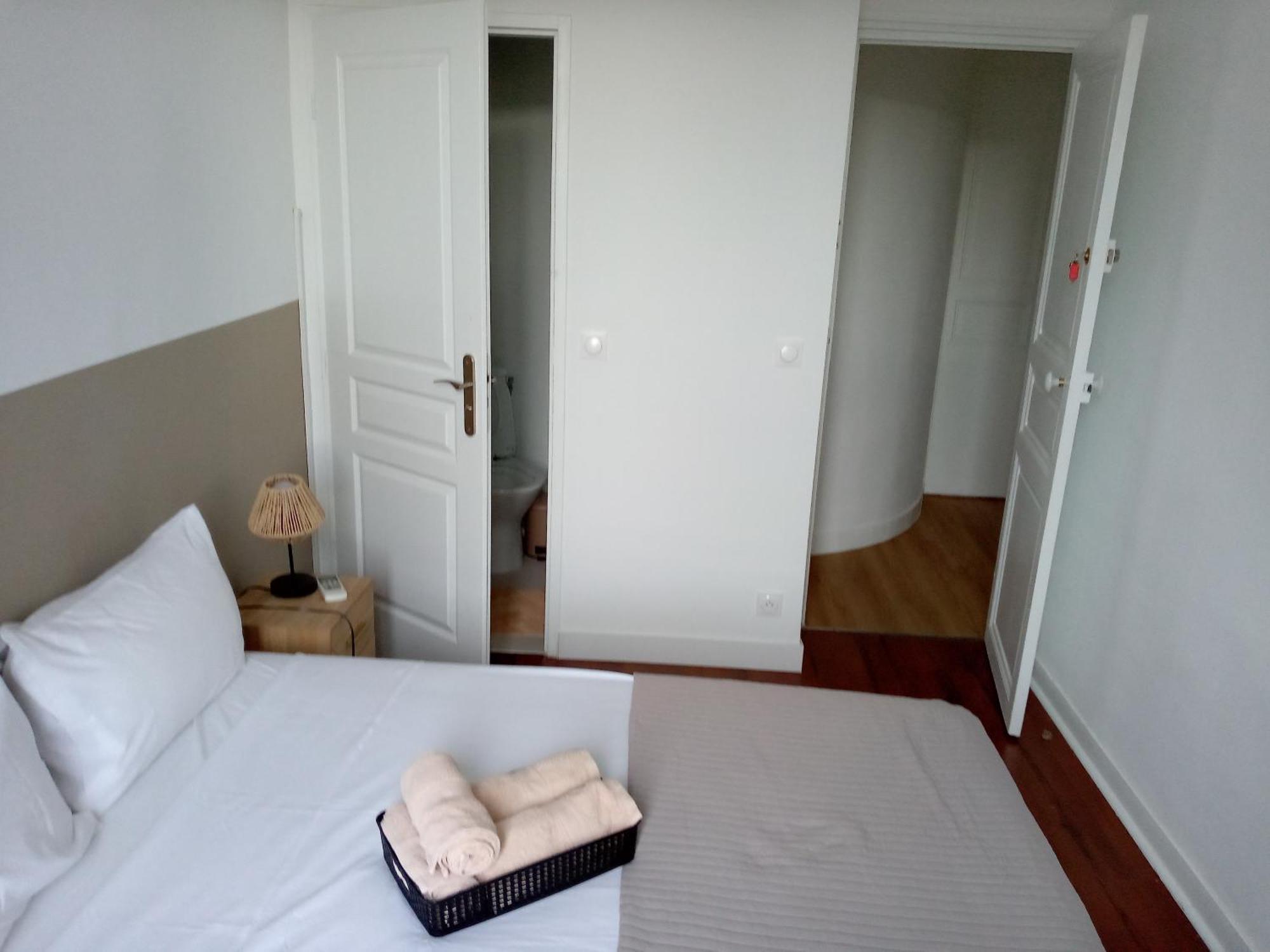 Quartier Le Plus Anime De Marseille "La Plaine Cours Julien "Chambre Avec Salle De Bain Wc Privee Integrees "Dans Appartement Exterior foto